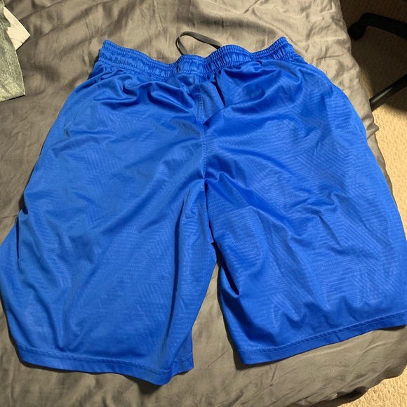 Blue Under Armour Shorts Medium - Picture 2 of 3